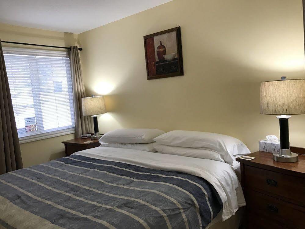 Acker Vacation Rentals Kelowna Bagian luar foto