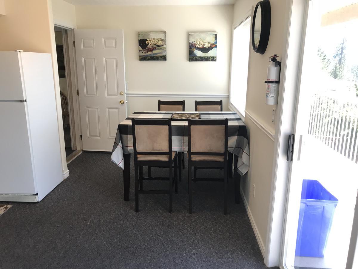 Acker Vacation Rentals Kelowna Bagian luar foto