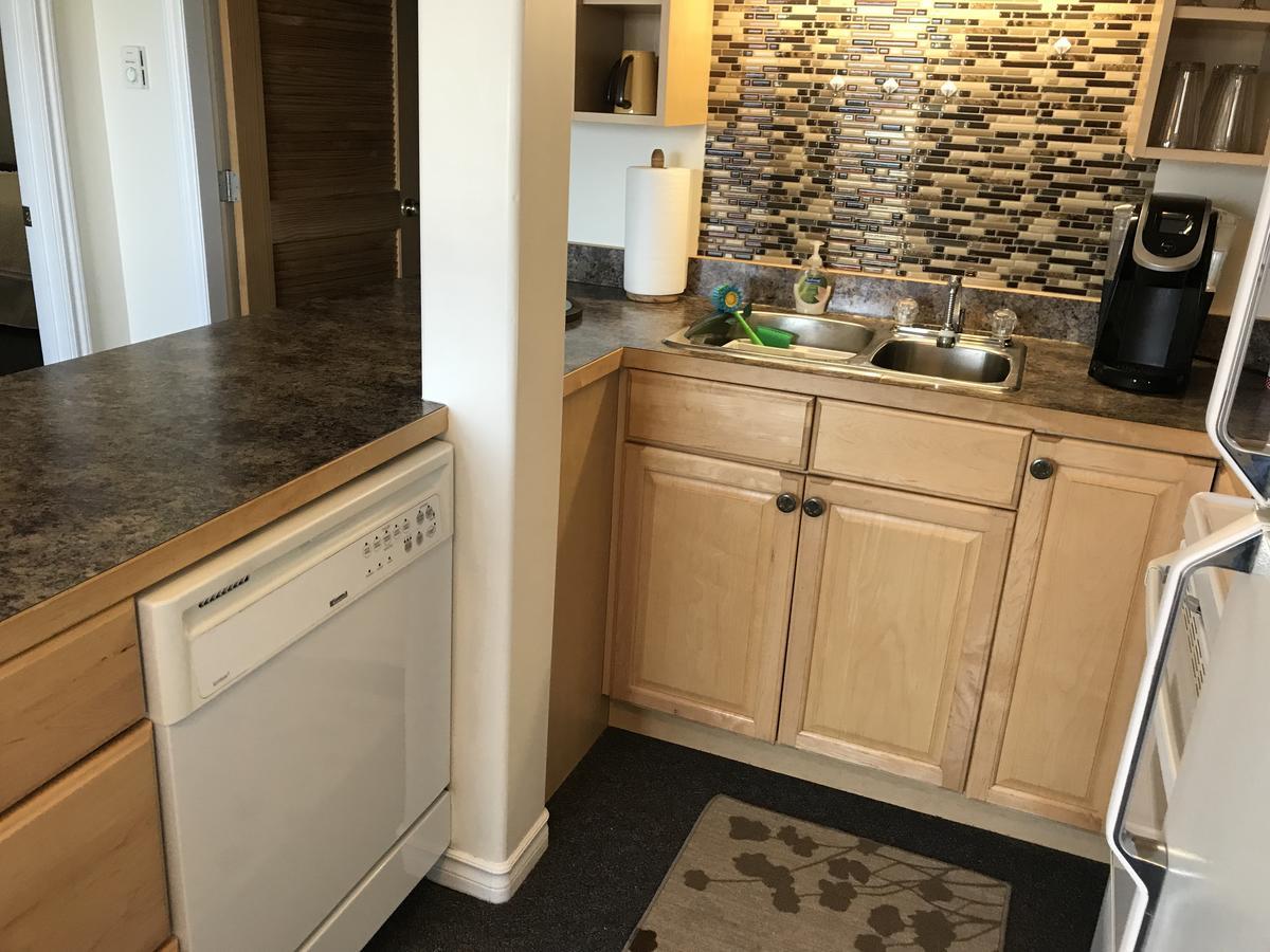 Acker Vacation Rentals Kelowna Bagian luar foto