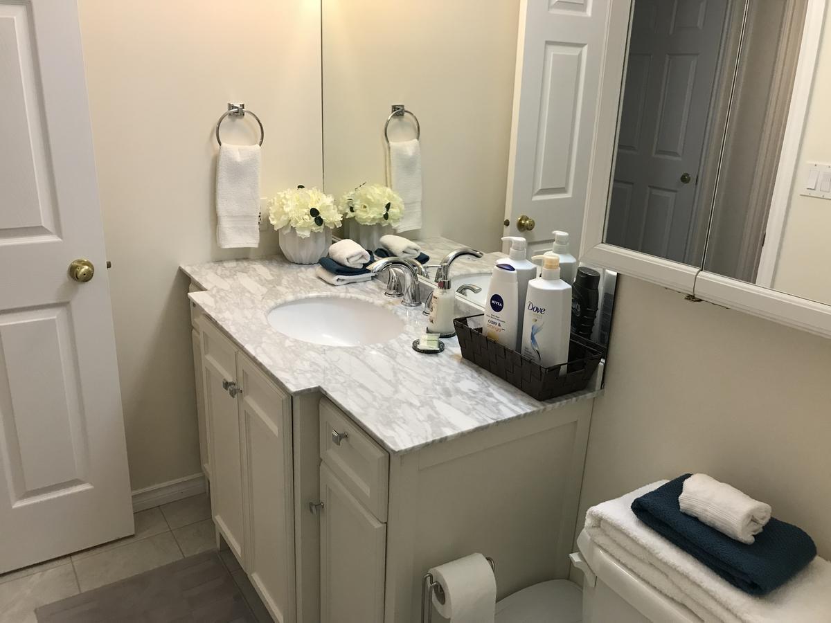 Acker Vacation Rentals Kelowna Bagian luar foto
