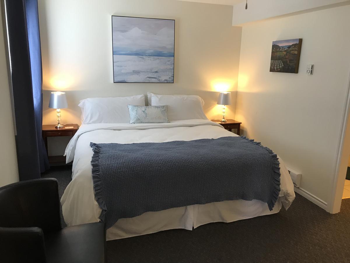 Acker Vacation Rentals Kelowna Bagian luar foto