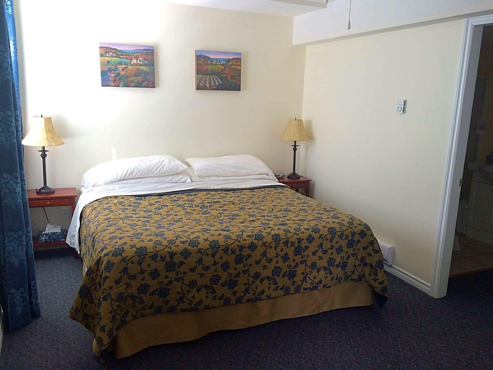 Acker Vacation Rentals Kelowna Bagian luar foto