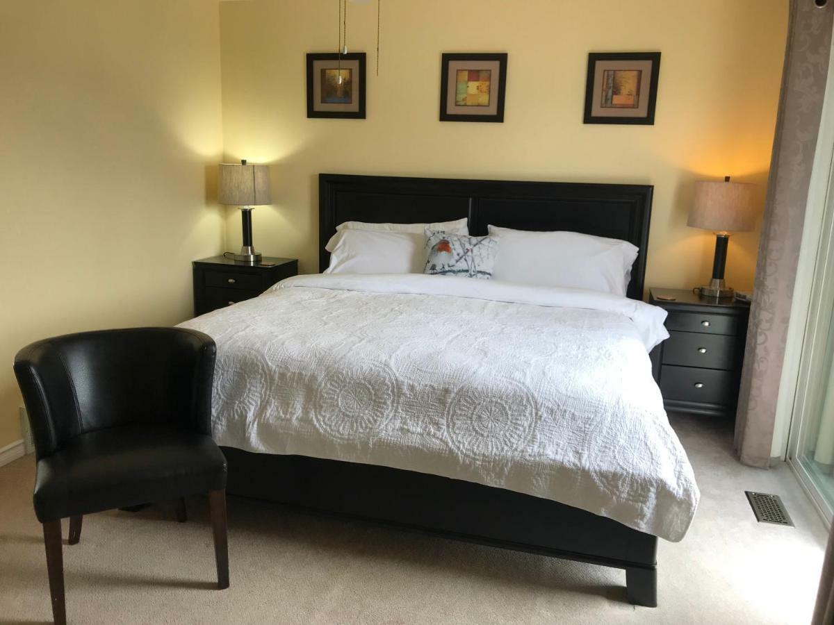 Acker Vacation Rentals Kelowna Bagian luar foto