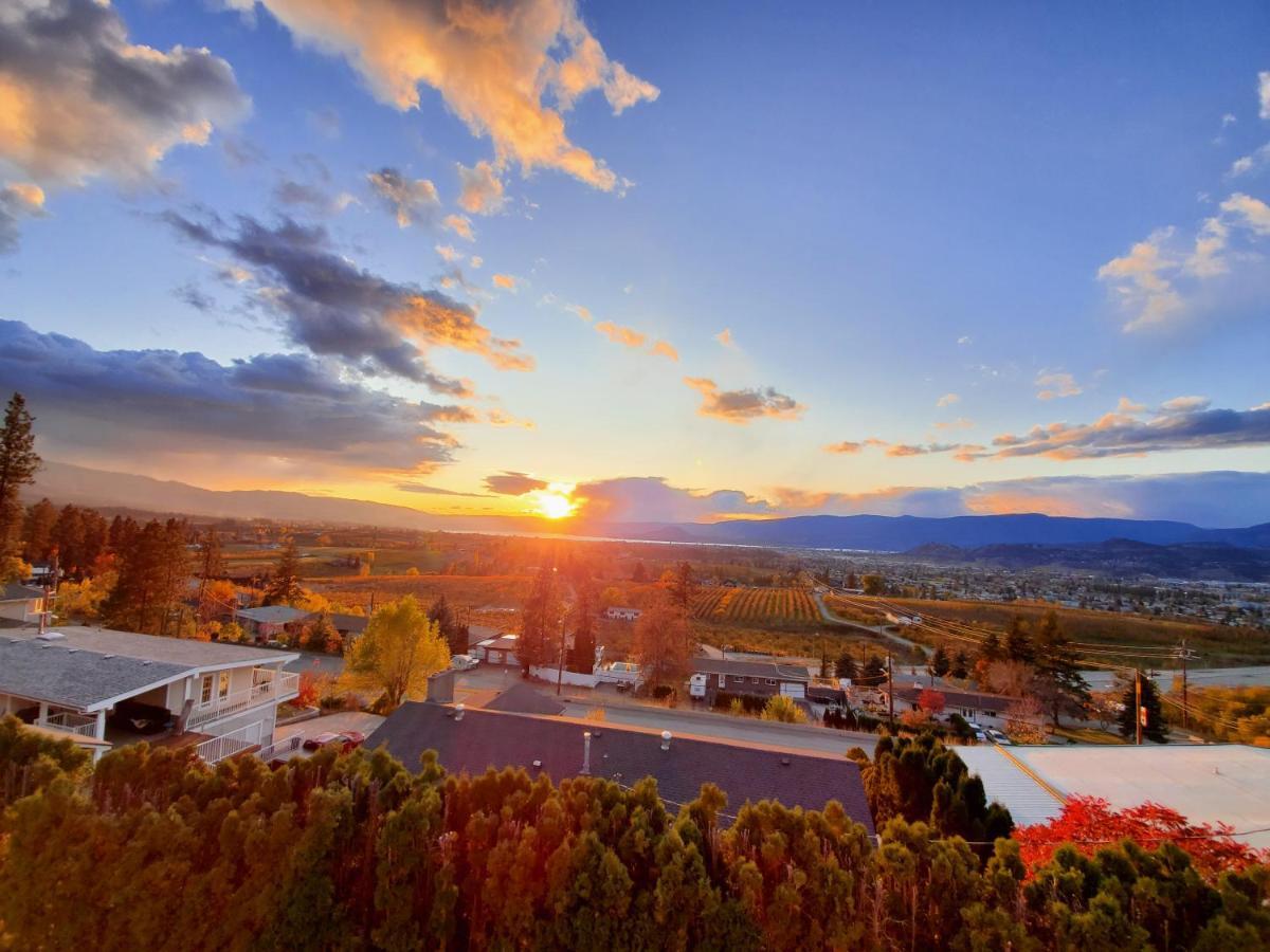Acker Vacation Rentals Kelowna Bagian luar foto